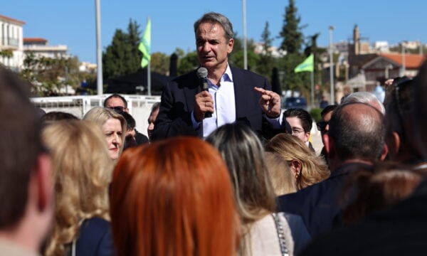 Μητσοτάκης στο Λαύριο προς πολίτες: «Η Ελλάδα δεν θα ξαναγυρίσει ποτέ πίσω στις εποχές της μεγάλης κοινωνικής αναταραχής»
