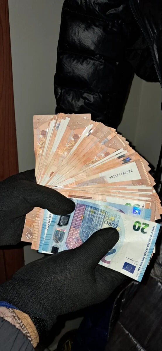 Απάτη με δωρεές σε ΜΚΟ: Έκλεισαν λογαριασμό μητέρας παιδιού με καρκίνο επειδή δεν συνεργάστηκε με το κύκλωμα – Η χλιδάτη ζωή των μελών 7 Απάτη με δωρεές σε ΜΚΟ: Έκλεισαν λογαριασμό μητέρας παιδιού με καρκίνο επειδή δεν συνεργάστηκε με το κύκλωμα – Η χλιδάτη ζωή των μελών