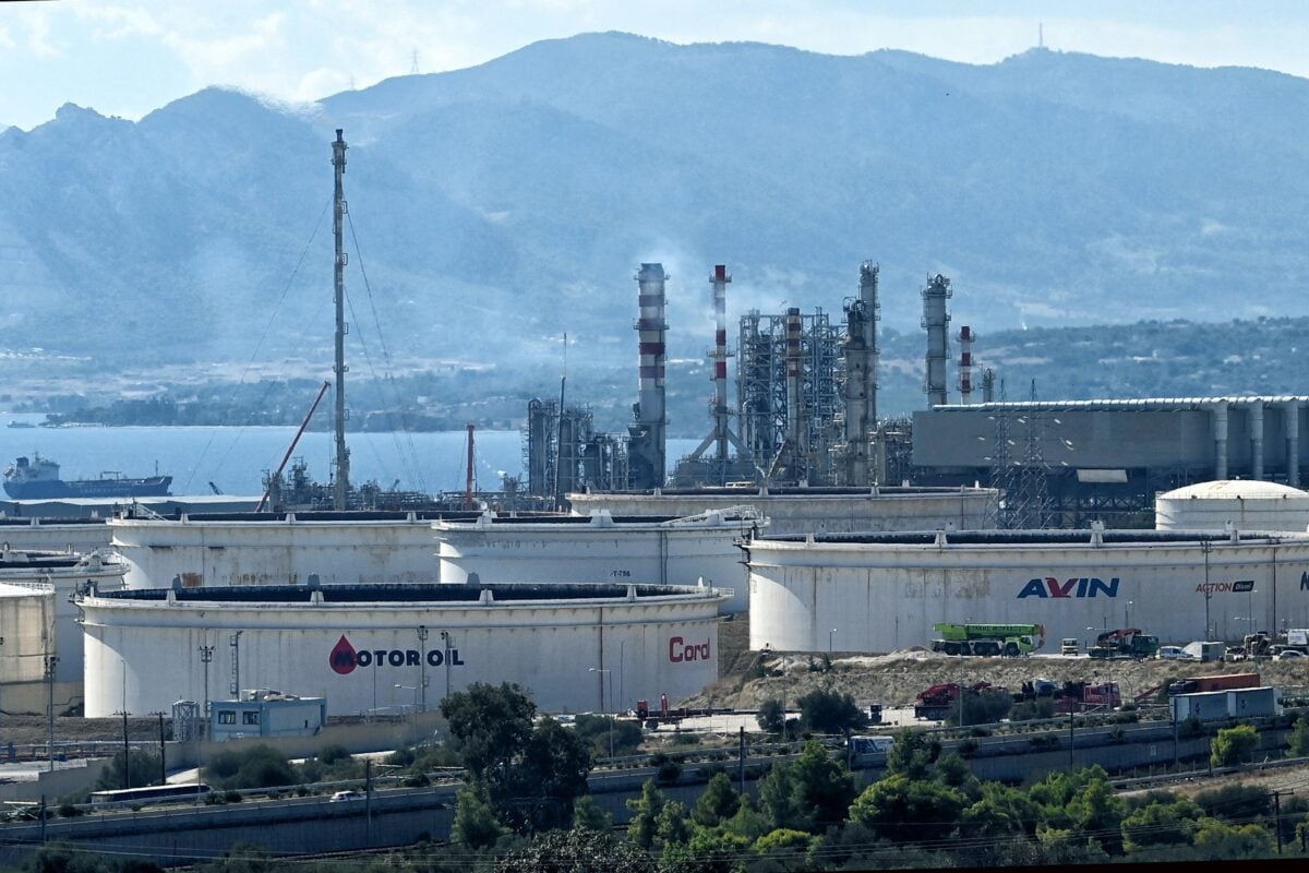 Έκρηξη στην Motor Oil: Ο δεύτερος τραυματίας νοσηλεύεται στη ΜΕΘ με βαριές κρανιοεγκεφαλικές κακώσεις – Η ανακοίνωση του Θριάσιου