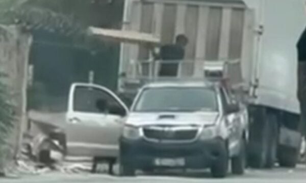 Βοτανικός: Δύο συλλήψεις μετά από καταδίωξη για την απόρριψη μπαζών