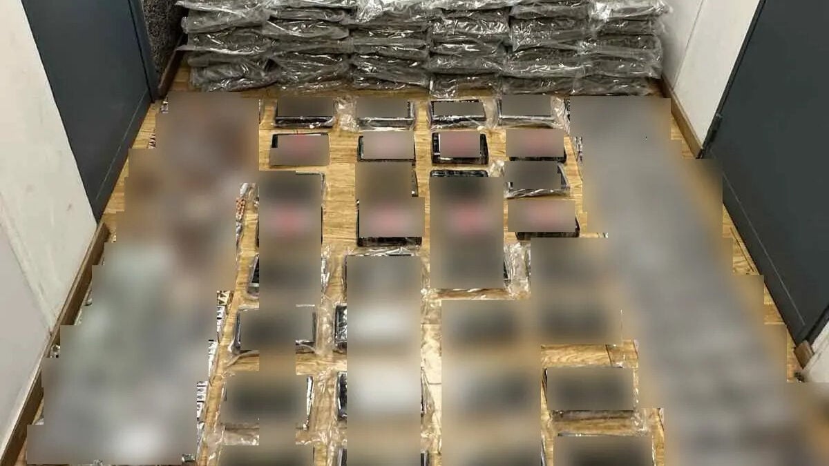 Κύκλωμα διακινούσε ναρκωτικά με εικόνες Τραμπ, Νετανιάχου, Πούτιν και Εσκομπάρ – Θα έριχνε στην αγορά 35 κιλά κοκαΐνης 2 Κύκλωμα διακινούσε ναρκωτικά με εικόνες Τραμπ, Νετανιάχου, Πούτιν και Εσκομπάρ – Θα έριχνε στην αγορά 35 κιλά κοκαΐνης
