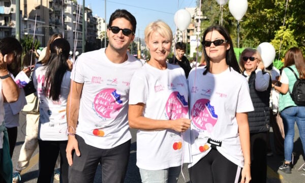 Νατάσα Παζαΐτη: Συμμετείχε στο Race for the Cure με τα δίδυμα παιδιά της, Αλίκη και Αλέξανδρο