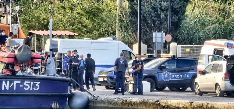 Σάμος και Λέσβος: Δύο ναυάγια μέσα σε λίγες ώρες με 12 νεκρούς μετανάστες από ανατροπές σκαφών 9 Σάμος και Λέσβος: Δύο ναυάγια μέσα σε λίγες ώρες με 12 νεκρούς μετανάστες από ανατροπές σκαφών
