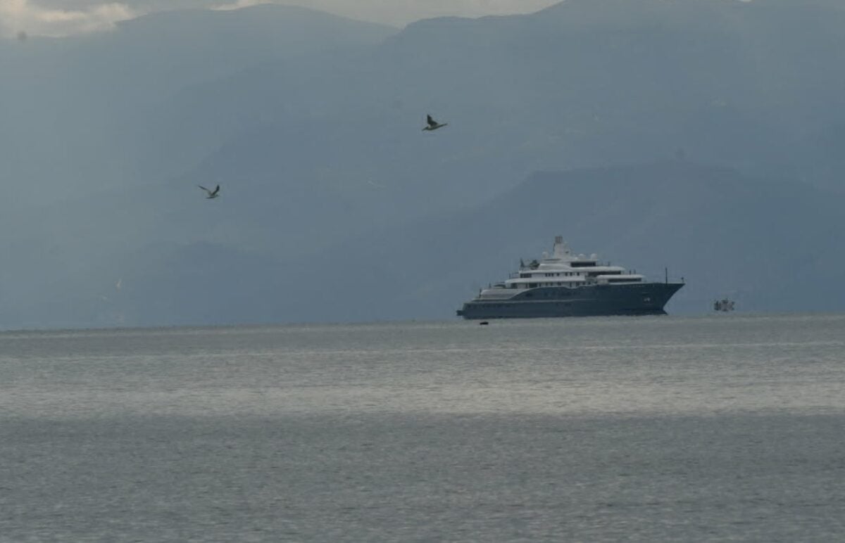 Ναύπλιο: Η εντυπωσιακή θαλαμηγός του δισεκατομμυριούχου Abdullah Al Futtaim από το Ντουμπάι βρίσκεται στην πόλη