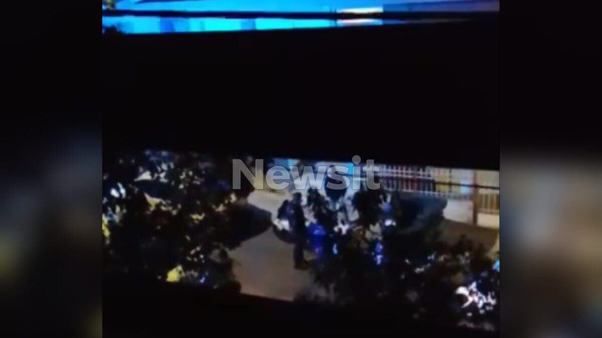 Νέα Ιωνία: Η οδηγός ταξί περιγράφει την επίθεση του 35χρονου – «Με δάγκωνε, άκουσα ένα “κρατς” και κόπηκε το αυτί μου» 1 Νέα Ιωνία: Η οδηγός ταξί περιγράφει την επίθεση του 35χρονου – «Με δάγκωνε, άκουσα ένα “κρατς” και κόπηκε το αυτί μου»