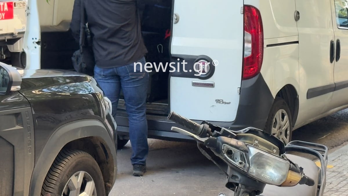 Νίκαια: Δύο χειροβομβίδες, 140 φυσίγγια και όπλο εντοπίστηκαν σε ταράτσα