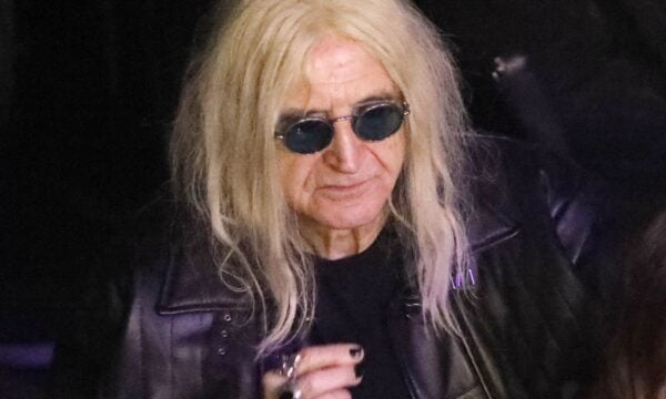 Նίκος Καρβέλας: Η εφορία τον αναζήτησε μετά τη ρήξη με την Άννα Βίσση – Ο καβγάς έξω από το σπίτι και τα 850.000 ευρώ
