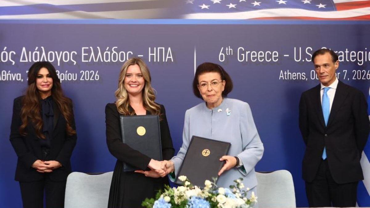 Κέιτ Ντίλον: Η Ελλάδα κατέχει ξεχωριστή θέση στις αρχές που γέννησαν τις ΗΠΑ ως λίκνο της δημοκρατίας 1 Κέιτ Ντίλον: Η Ελλάδα κατέχει ξεχωριστή θέση στις αρχές που γέννησαν τις ΗΠΑ ως λίκνο της δημοκρατίας
