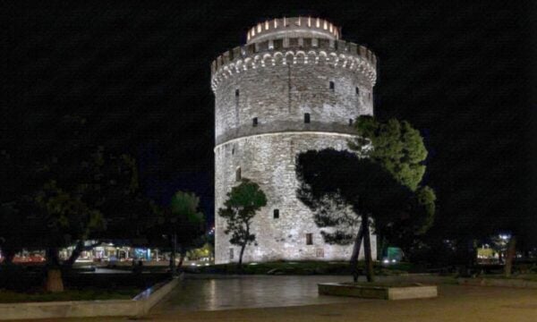 Λευκός Πύργος: Φωτίζει την ιστορική ταυτότητα της Θεσσαλονίκης, σύμφωνα με τη METLEN