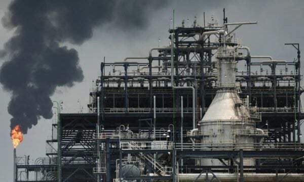 Πετρέλαιο: Κάτω από τα 100 δολάρια το βαρέλι – Οι λόγοι της «χαλάρωσης» και οι άμεσες προοπτικές