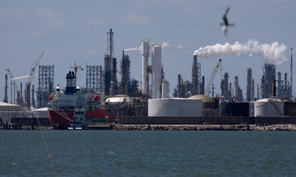 Πετρέλαιο: Το Brent στα 114,52 δολάρια, σε υψηλό πενταμήνου – Φόβοι για διαταραχές στον εφοδιασμό