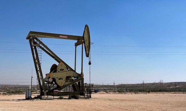 Brent: Προς τα 111 δολάρια και το φυσικό αέριο στα 87 ευρώ/MWh μετά την επίθεση στο πετρελαϊκό πεδίο Σαϊμπάχ της Saudi Aramco