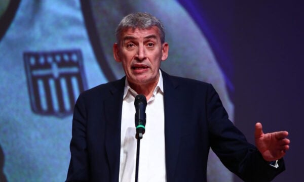 Παναγιώτης Φασούλας: Καταγγέλλει τηλεφωνήματα σε διαιτητές με το μήνυμα «ο Λιόλιος θα είναι έξω σε 10 ημέρες»