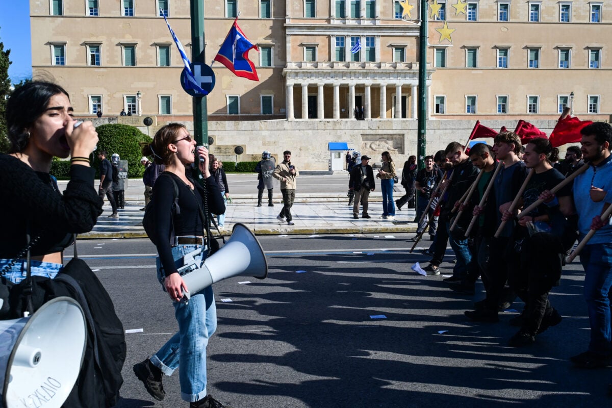 Πανεκπαιδευτικό συλλαλητήριο την Τετάρτη: Σε επιφυλακή η ελληνική αστυνομία μετά το χάος στη Γαλλία