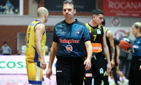 Basketgate: Ο Παπαπέτρου δεν έπεισε και προφυλακίστηκε – Τα αδικαιολόγητα μετρητά στο σπίτι και το προσωνύμιο «γραμμάριος»