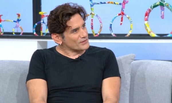 «Δεν ξέρω αν θεωρώ τον εαυτό μου καλλιτέχνη» – Οδυσσέας Παπασπηλιόπουλος: «Δυσκολεύομαι πολύ…»