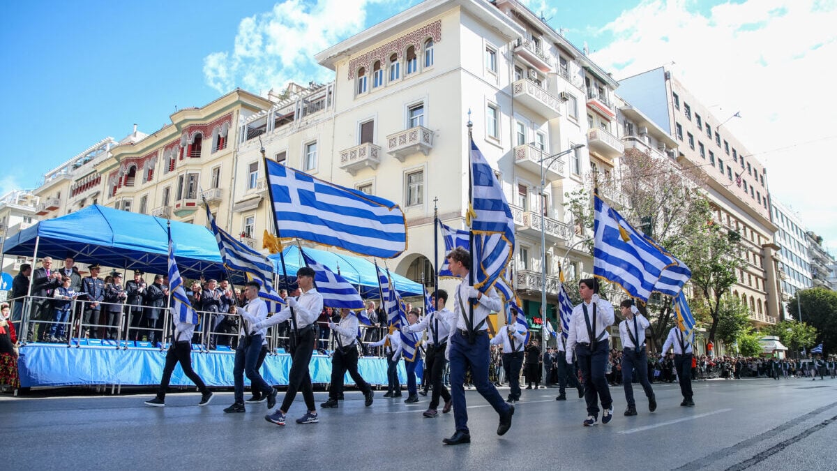 Θεσσαλονίκη: Με παλμό και περηφάνεια η μαθητική παρέλαση για την επέτειο του «ΟΧΙ» της 28ης Οκτωβρίου 10 Θεσσαλονίκη: Με παλμό και περηφάνεια η μαθητική παρέλαση για την επέτειο του «ΟΧΙ» της 28ης Οκτωβρίου