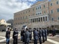 Η μαθητική παρέλαση της 28ης Οκτωβρίου στο Σύνταγμα με λαμπρότητα και σύμμαχο τον καιρό
