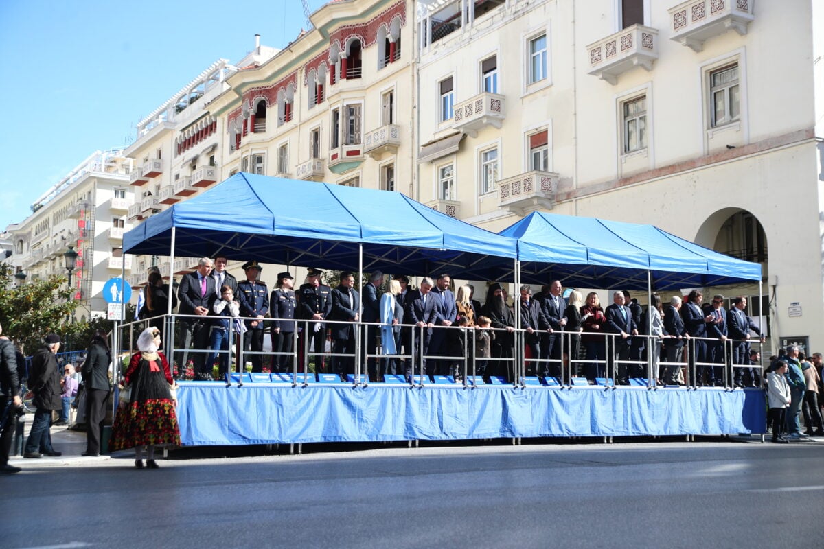 Θεσσαλονίκη: Με παλμό και περηφάνεια η μαθητική παρέλαση για την επέτειο του «ΟΧΙ» της 28ης Οκτωβρίου 20 Θεσσαλονίκη: Με παλμό και περηφάνεια η μαθητική παρέλαση για την επέτειο του «ΟΧΙ» της 28ης Οκτωβρίου