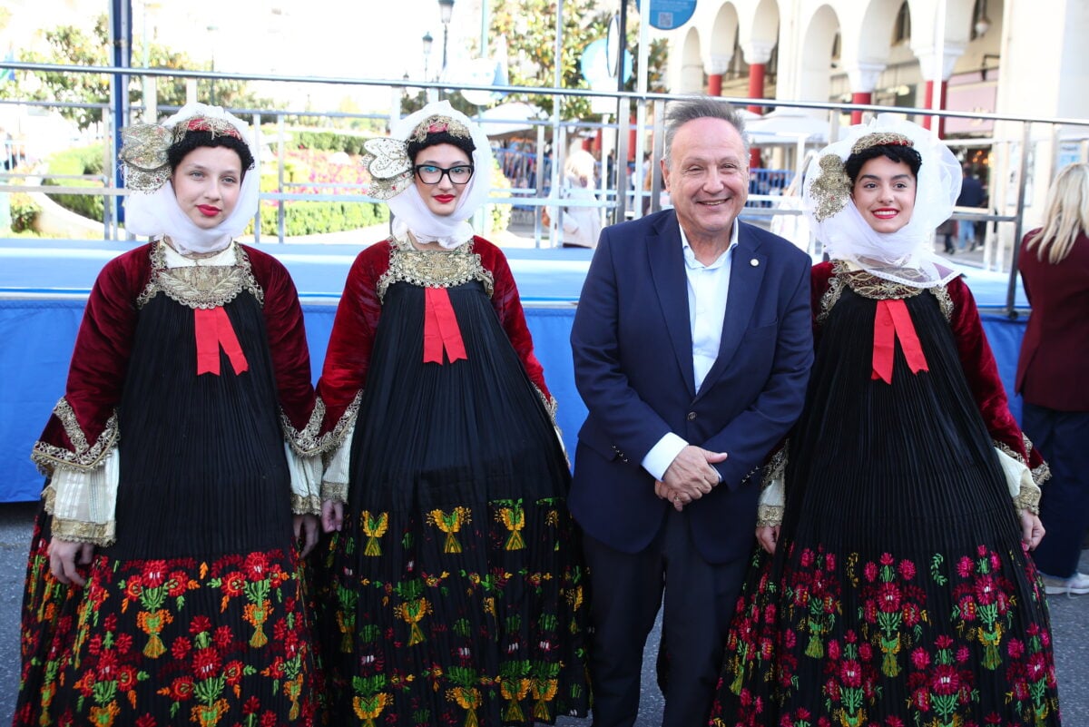 Θεσσαλονίκη: Με παλμό και περηφάνεια η μαθητική παρέλαση για την επέτειο του «ΟΧΙ» της 28ης Οκτωβρίου 23 Θεσσαλονίκη: Με παλμό και περηφάνεια η μαθητική παρέλαση για την επέτειο του «ΟΧΙ» της 28ης Οκτωβρίου