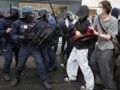 Γαλλία: Επιβάλλεται νέα απαγόρευση κυκλοφορίας σε συνοικίες του Παρισιού – Στρατιώτες στους δρόμους για τις νέες διαδηλώσεις