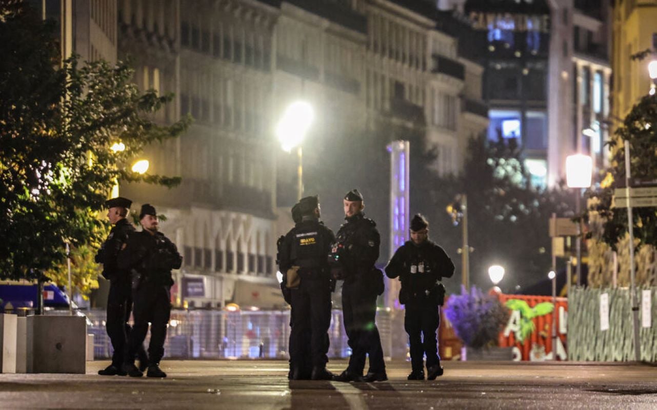 Γαλλία: Τα κέντρα πόλεων ερήμωσαν μετά την απαγόρευση κυκλοφορίας – «Αυτό το μέτρο είναι τελείως άχρηστο»