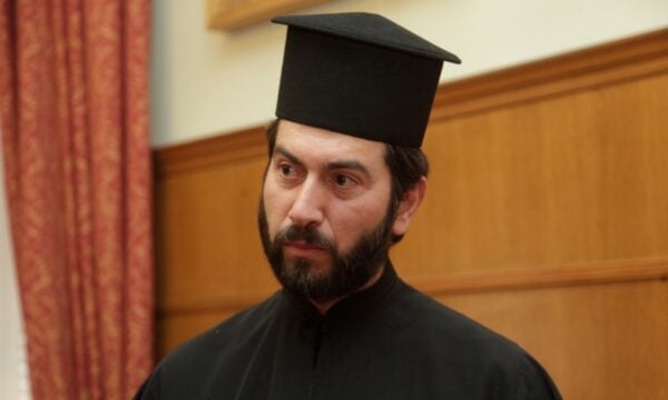 Πατέρας Αντώνιος: Από τη βράβευση της «Κιβωτού του Κόσμου» στις καταδίκες και την ομόφωνη αθώωση στα Ιωάννινα