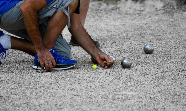 Κέρκυρα: Από τις αρχαίες πέτρες στα σύγχρονα γήπεδα, η μακρά ιστορία του πετάνκ