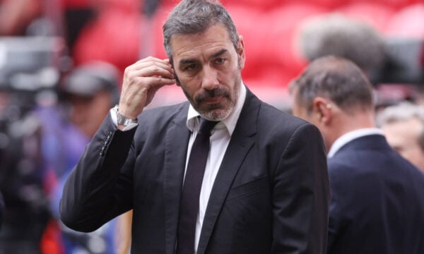 Ρομπέρ Πιρές: Ο θρύλος της Άρσεναλ κάνει το ντεμπούτο του ως ηθοποιός στη Γαλλία