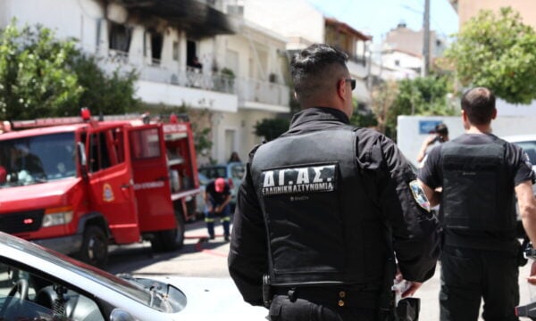 Σέρρες: 85χρονη ανασύρθηκε χωρίς τις αισθήσεις της μετά από φωτιά στο σπίτι της