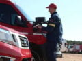 Πεντέλη: Δύο άνδρες τραυματίστηκαν όταν το αυτοκίνητό τους έπεσε σε γκρεμό – Μεγάλη επιχείρηση απεγκλωβισμού