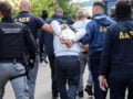 Πλάκα: «Οι 3 συλληφθέντες προκάλεσαν δολιοφθορά στις σωληνώσεις» – Η πυροσβεστική για την εξιχνίαση της πολύνεκρης έκρηξης