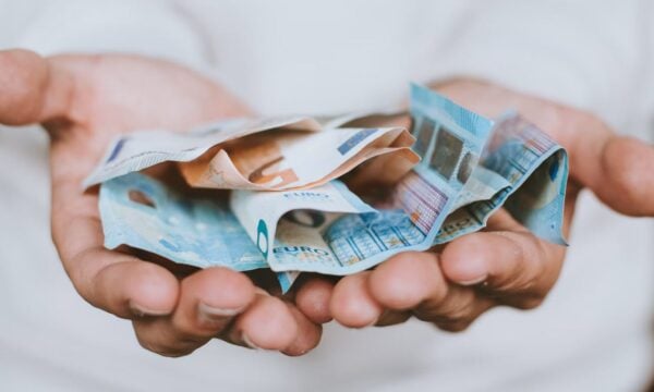 e-ΕΦΚΑ και ΔΥΠΑ: Ποιοι θα λάβουν πληρωμές έως αύριο στα ΑΤΜ