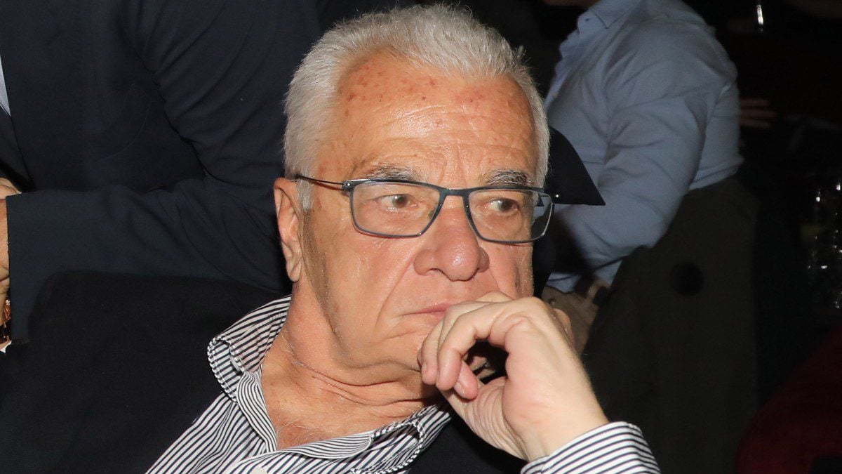 Ο Γιάννης Πρετεντέρης παντρεύει την κόρη του, Ιόλη – Η αναγγελία του γάμου 1 Ο Γιάννης Πρετεντέρης παντρεύει την κόρη του, Ιόλη – Η αναγγελία του γάμου