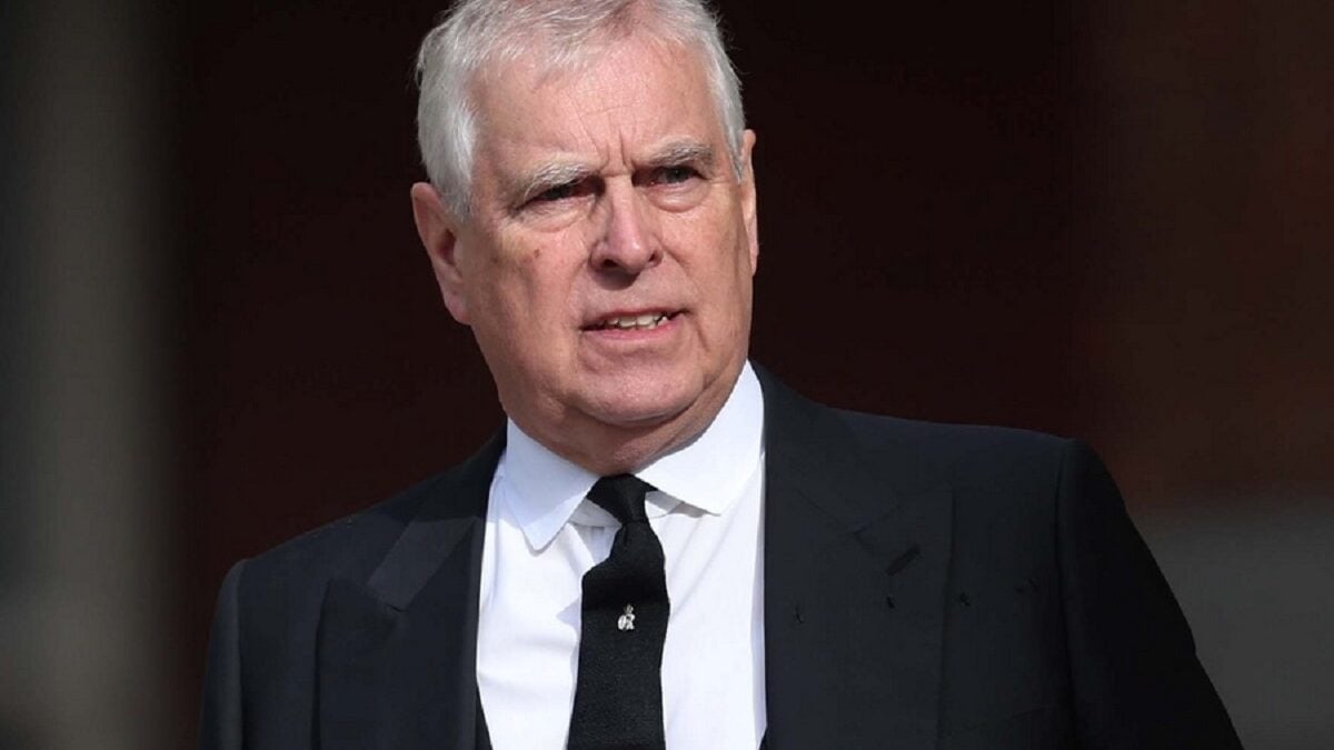 Άντριου: Δικαστική προσφυγή για τη σύλληψη και τις έρευνες στις κατοικίες του – Στο φόντο η υπόθεση Επστάιν 1 Άντριου: Δικαστική προσφυγή για τη σύλληψη και τις έρευνες στις κατοικίες του – Στο φόντο η υπόθεση Επστάιν