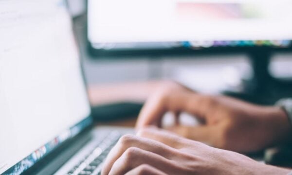 Νέο επιδοτούμενο πρόγραμμα απασχόλησης για τουλάχιστον 1.000 ανέργους – Πότε ξεκινά και ποιους αφορά