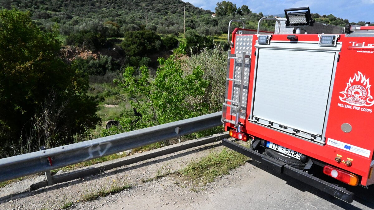 Μενίδι: Λεωφορείο εξετράπη στη λεωφόρο Πάρνηθος – Κλειστός ο δρόμος προς το τελεφερίκ 1 Μενίδι: Λεωφορείο εξετράπη στη λεωφόρο Πάρνηθος – Κλειστός ο δρόμος προς το τελεφερίκ