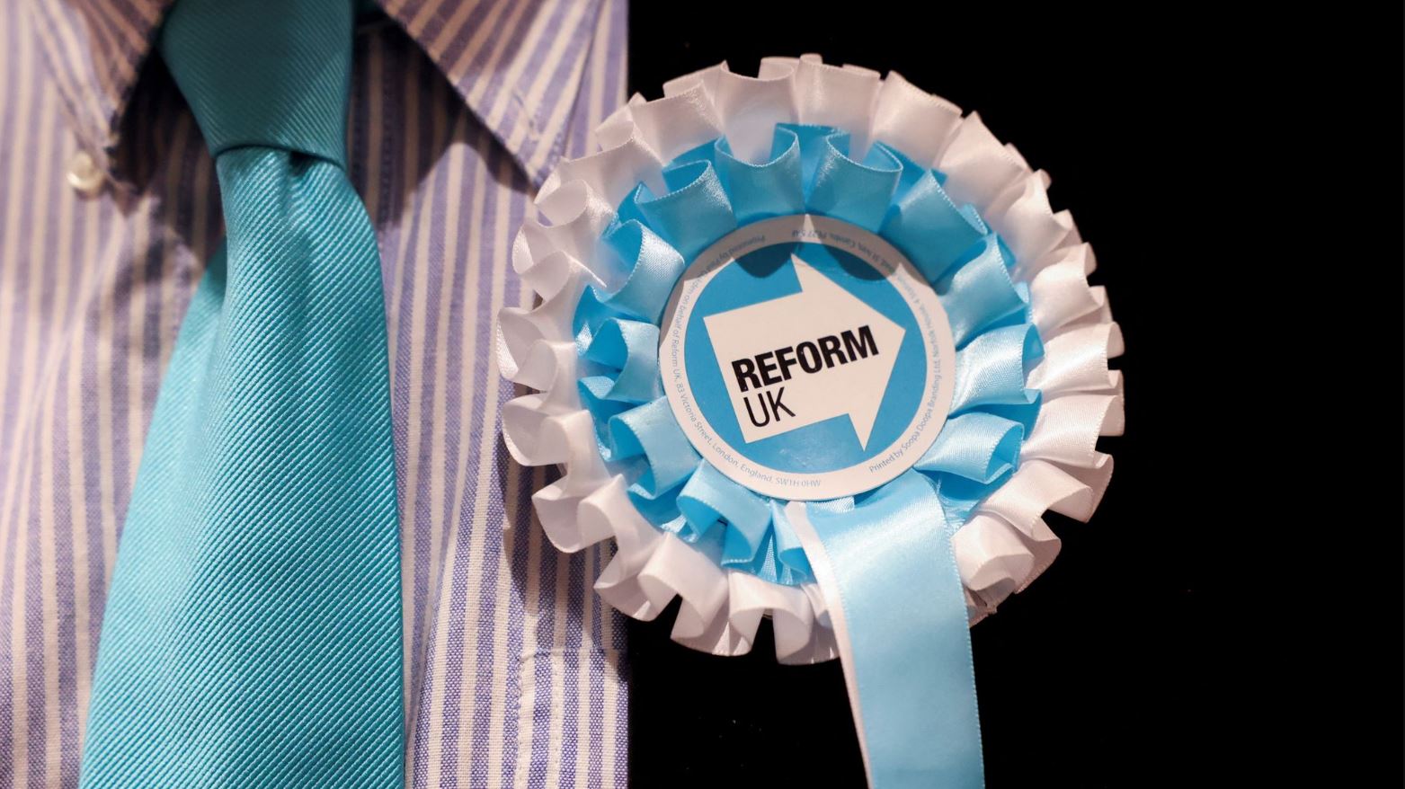 Βρετανία: Εκλεγμένοι αξιωματούχοι του Reform UK του Φάρατζ καταγράφηκαν με ρατσιστικά και σεξουαλικά σχόλια από κρυφή κάμερα