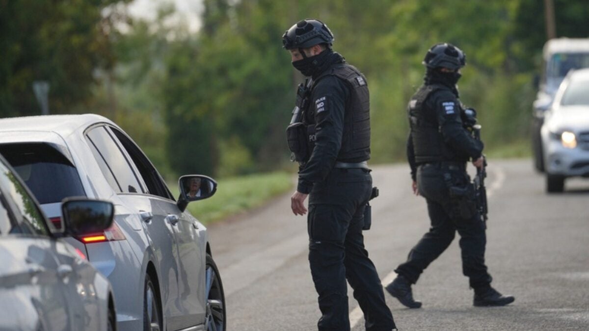 Βρετανία: 27χρονος Βρετανοϊρανός συνελήφθη για την απόπειρα επίθεσης στη RAF Fairford 1 Βρετανία: 27χρονος Βρετανοϊρανός συνελήφθη για την απόπειρα επίθεσης στη RAF Fairford