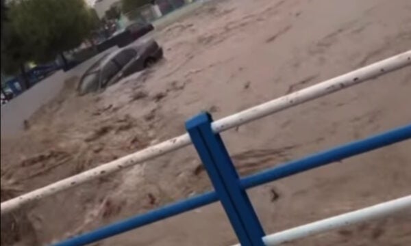 Καιρός: Ρόδος και Εύβοια πλήττονται από την κακοκαιρία – Δύσκολες ώρες από τις πλημμύρες