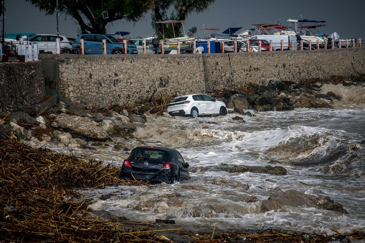 Κακοκαιρία στη Ρόδο: Ένας νεκρός, πάνω από 30 διασώσεις και 200 αντλήσεις – 264 χιλιοστά βροχής σε λίγες ώρες