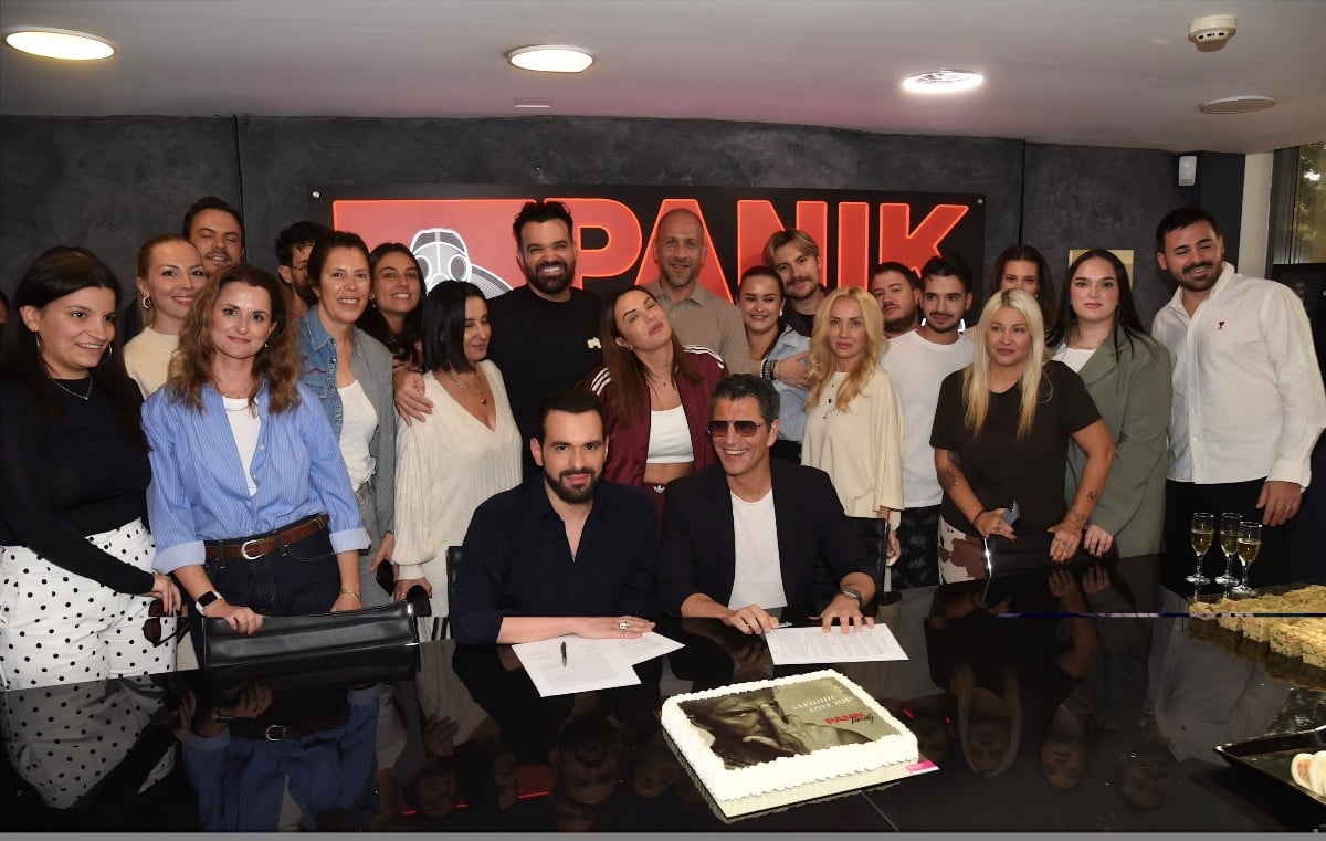 Σάκης Ρουβάς: Η Panik Records διοργάνωσε party-έκπληξη για τα γενέθλιά του – Φωτογραφίες 9 Σάκης Ρουβάς