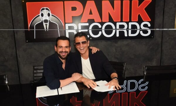 Σάκης Ρουβάς: Η Panik Records διοργάνωσε party-έκπληξη για τα γενέθλιά του – Φωτογραφίες