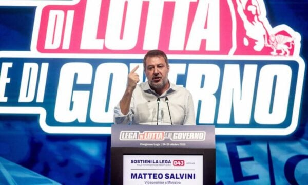 Ματέο Σαλβίνι: Προανήγγειλε διακοπή της αποστολής όπλων στην Ουκρανία – Επανεξελέγη γραμματέας της Λέγκα στην Ιταλία
