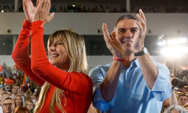 Ισπανία: Το PP έφτιαξε deepfake με ψεύτικες ομολογίες της συζύγου του Σάντσεθ – Σχεδόν δύο εκατομμύρια προβολές
