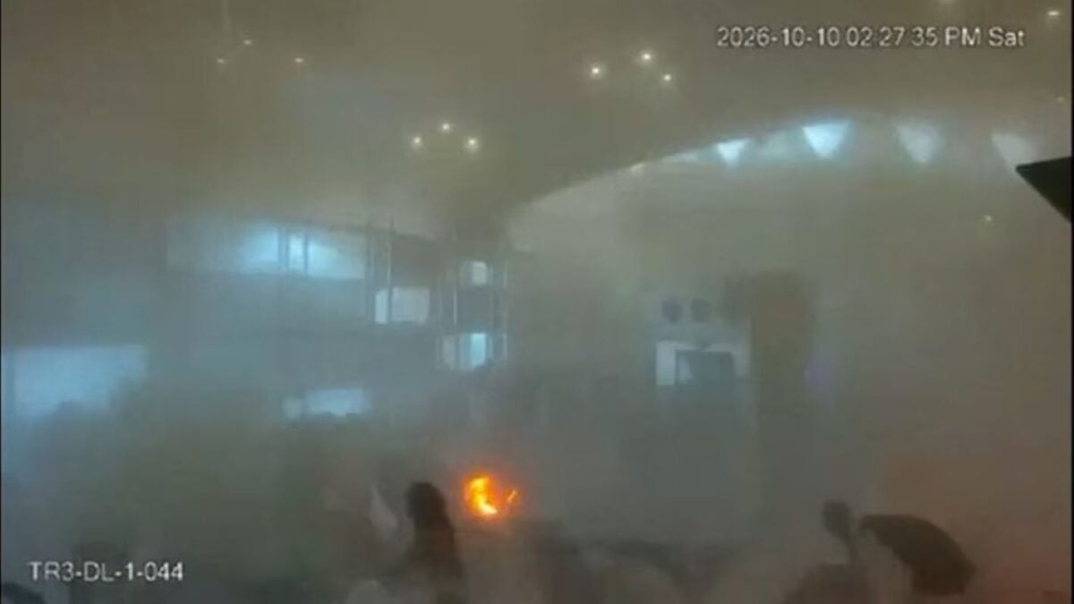 Σαουδική Αραβία: Σίγησαν οι ειδοποιήσεις πριν από τις επιθέσεις στο αεροδρόμιο του Ριάντ – Οι σειρήνες σταμάτησαν για να μην ενοχλούν τους πολίτες 1 Σαουδική Αραβία: Σίγησαν οι ειδοποιήσεις πριν από τις επιθέσεις στο αεροδρόμιο του Ριάντ – Οι σειρήνες σταμάτησαν για να μην ενοχλούν τους πολίτες