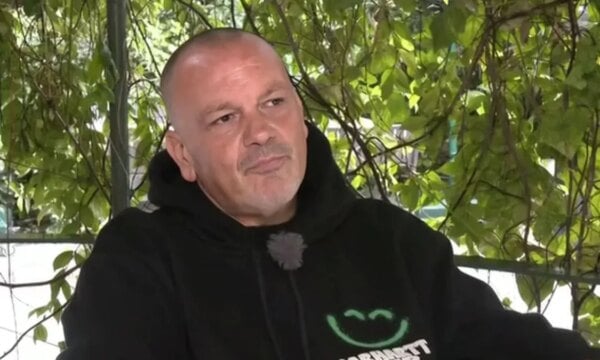 Δημήτρης Σκαρμούτσος: «Δεν νομίζω ότι είχα αγαπήσει» – Η εξομολόγηση για τους γιους του και το «θα καταστραφείς»