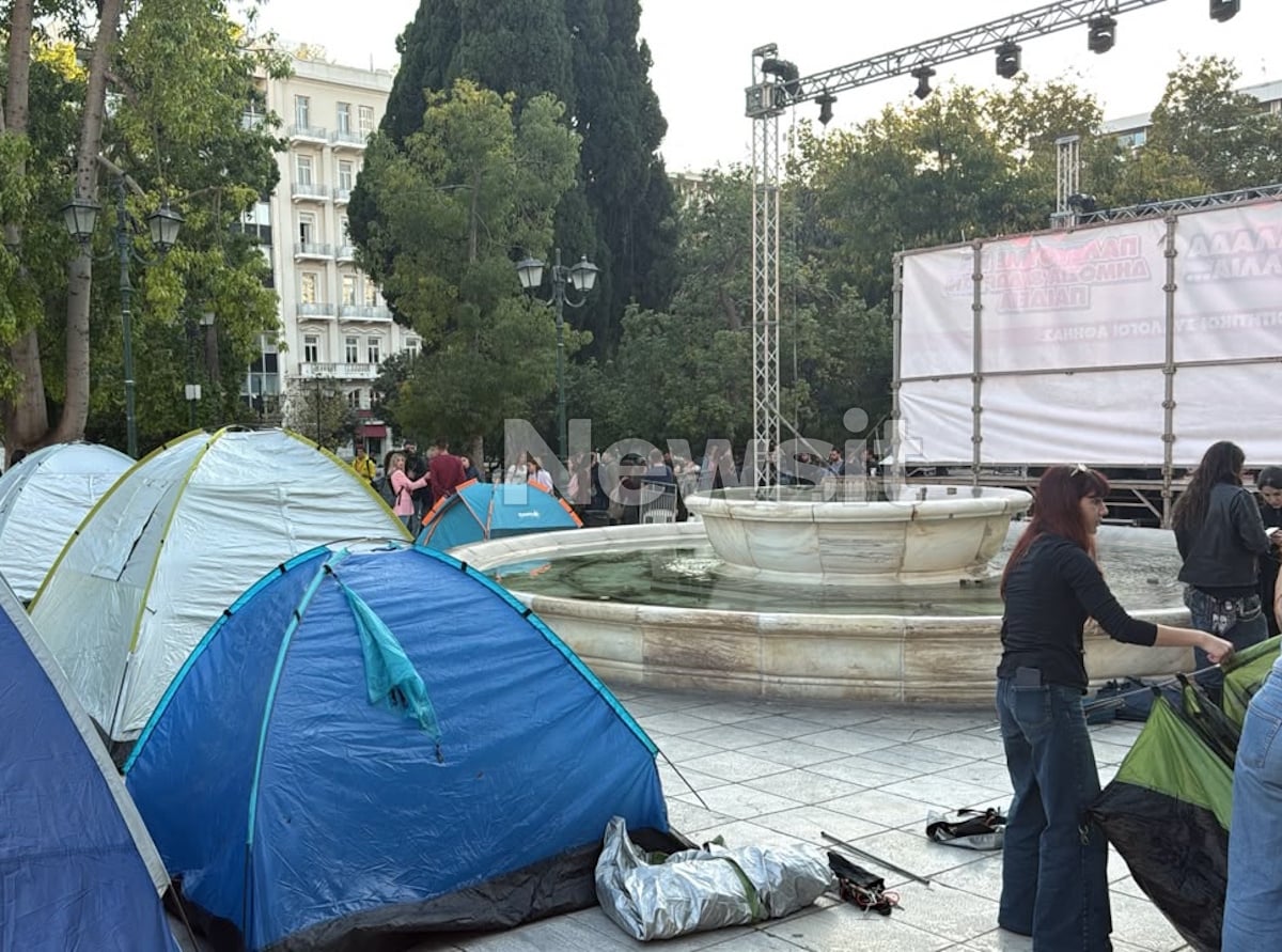 Σύνταγμα: Οι φοιτητές στήνουν σκηνές και αρχίζουν οι διήμερες κινητοποιήσεις για την Παιδεία 11 Σύνταγμα: Οι φοιτητές στήνουν σκηνές και αρχίζουν οι διήμερες κινητοποιήσεις για την Παιδεία