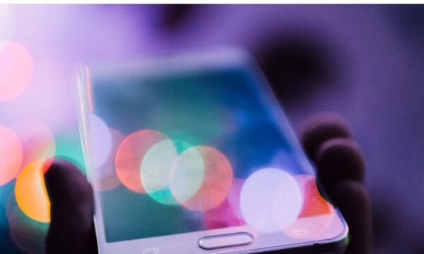 Smartphone: Τον επόμενο μήνα αναμένεται να ανοίξουν οι αιτήσεις για voucher έως 70 ευρώ – Οι δικαιούχοι και τα ποσά
