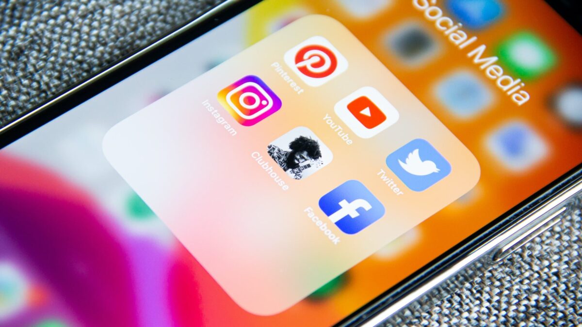 Πολωνία: Τα social media «σιωπηλοί σύμμαχοι» της Ρωσίας – Η Βαρσοβία απειλεί τις πλατφόρμες με πρόστιμα για την παραπληροφόρηση 1 Πολωνία: Τα social media «σιωπηλοί σύμμαχοι» της Ρωσίας – Η Βαρσοβία απειλεί τις πλατφόρμες με πρόστιμα για την παραπληροφόρηση